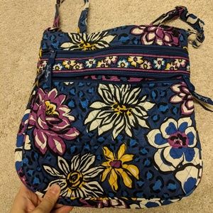 Vera Bradley Triple Zip Hipster EUC